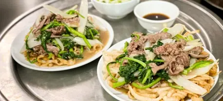 Phở Chiên Phồng Hà Nội: Khám Phá Món Ngon Đặc Sản Trứ Danh