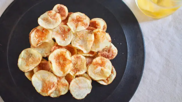 電子レンジで簡単作る！家庭で本格的なポテトチップスの作り方完全ガイド