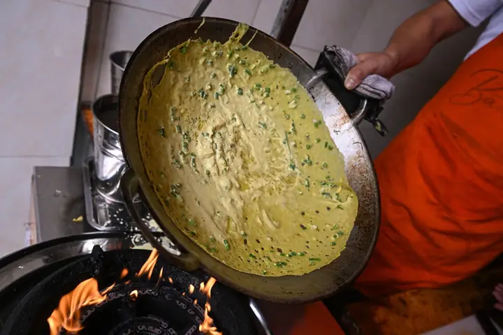 Khám Phá Top 10 Quán Bánh Xèo Miền Tây Ngon, Chuẩn Vị Dân Dã