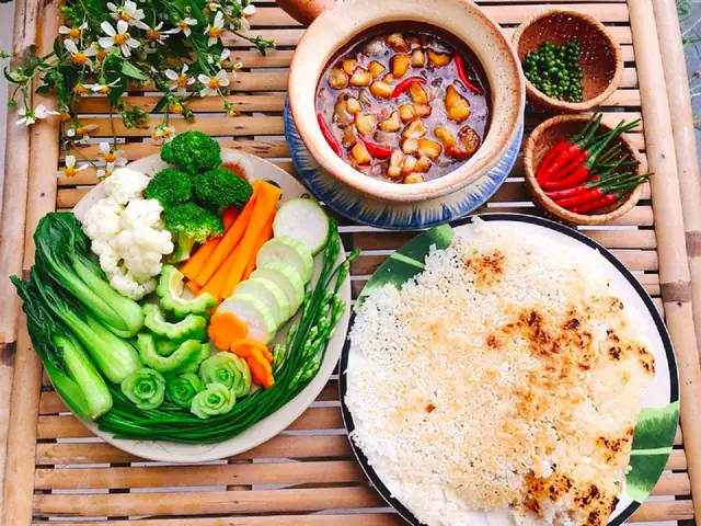 Rau Ăn Với Kho Quẹt: Những Nguyên Liệu Chuẩn Vị Nam Bộ Và Cách Thưởng Thức Trọn Vẹn Rau Ăn Với Kho Quẹt: Những Nguyên Liệu Chuẩn Vị Nam Bộ Và Cách Thưởng Thức Trọn Vẹn