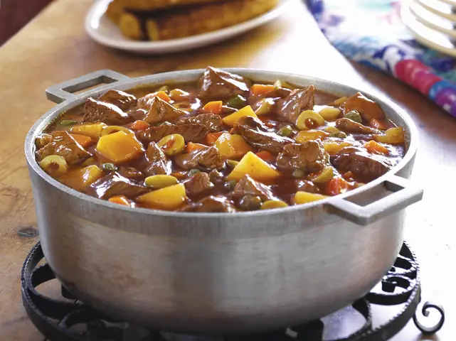 Receta De Carne Guisada En Salsa: Guía Completa Y Deliciosa Para Preparar En Casa Receta De Carne Guisada En Salsa: Guía Completa Y Deliciosa Para Preparar En Casa