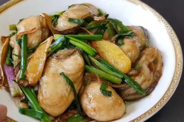 Ruột Hàu Xào Mỡ Hành: Công Thức Chuẩn Vị, Béo Ngậy Không Thể Cưỡng Lại