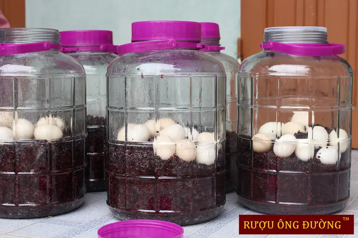 Rượu Nếp Cẩm Hấp Trứng Gà: Công Thức Chi Tiết Và Lợi Ích Sức Khỏe Rượu Nếp Cẩm Hấp Trứng Gà: Công Thức Chi Tiết Và Lợi Ích Sức Khỏe