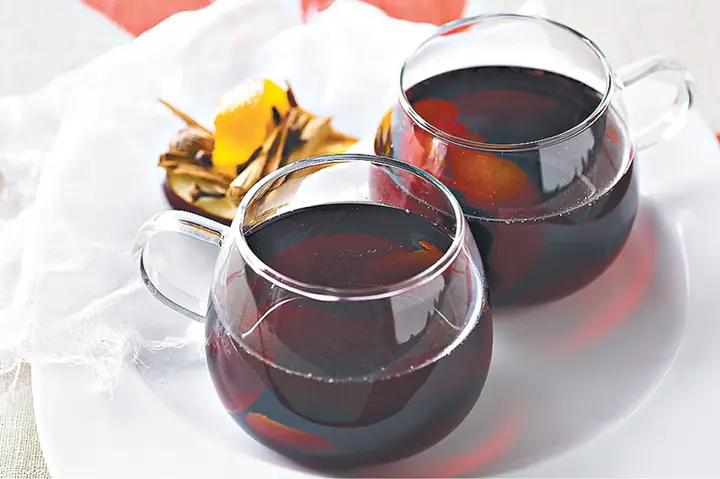 Rượu Vang Ngâm Xí Muội: Công Thức, Cách Làm Và Lợi Ích Bất Ngờ