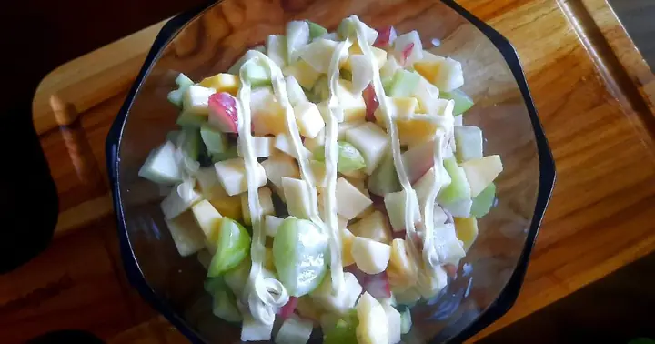 Salad Trái Cây Sữa Chua: Công Thức Dinh Dưỡng Và Cách Làm Chuẩn Tại Nhà Salad Trái Cây Sữa Chua: Công Thức Dinh Dưỡng Và Cách Làm Chuẩn Tại Nhà