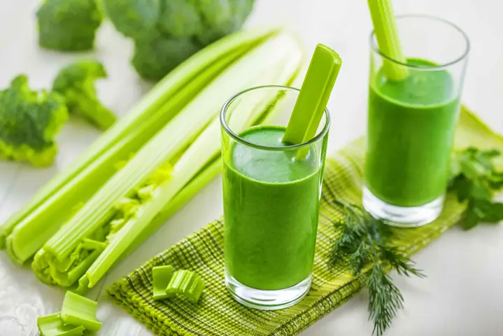 Công Thức Sinh Tố Cần Tây Chuối Giúp Detox Cơ Thể Và Tăng Cường Sức Khỏe