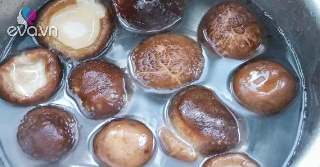 Hướng Dẫn Sơ Chế Nấm Hương Tươi Đúng Cách Để Giữ Nguyên Hương Vị