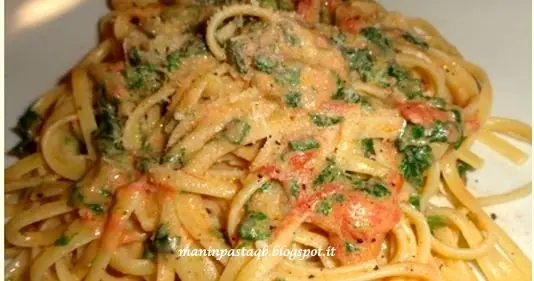 Công Thức Spinaci In Padella Con Pomodoro: Bí Quyết Cho Món Rau Bina Xào Cà Chua Chuẩn Vị Ý