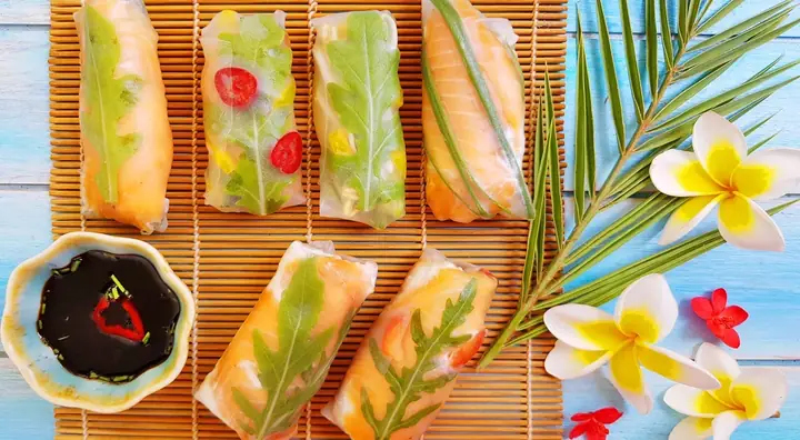 Cách Làm Spring Rolls Bằng Giấy Tráng Bột Gạo Chiên Giòn Ngon Tại Nhà Cách Làm Spring Rolls Bằng Giấy Tráng Bột Gạo Chiên Giòn Ngon Tại Nhà