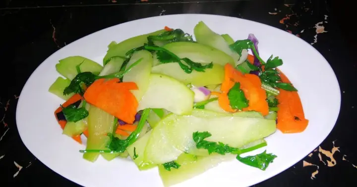 Cách Làm Su Hào Xào Cần Tây Ngon Giòn, Chuẩn Vị Nhà Hàng