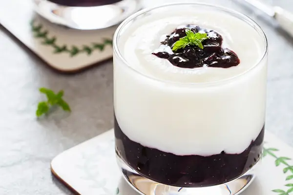 Top 5 Địa Điểm Thưởng Thức Sữa Chua Nếp Cẩm Huế Ngon Nhất Định Phải Thử