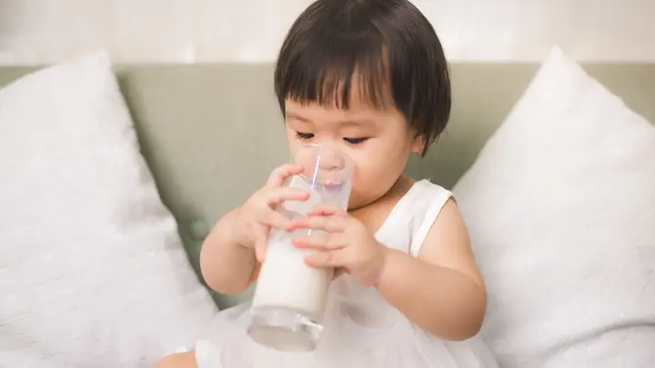 Top 5 Sữa Hạt Tốt Nhất Cho Bé 1 Tuổi: Đánh Giá Chi Tiết & Lời Khuyên Chuyên Gia