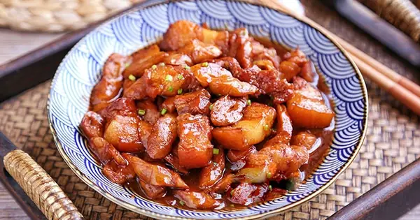 Thịt Ba Chỉ Kho Nước Tương: Công Thức Chi Tiết Từ A-z Cho Món Ăn Đậm Đà Khó Cưỡng Thịt Ba Chỉ Kho Nước Tương: Công Thức Chi Tiết Từ A-z Cho Món Ăn Đậm Đà Khó Cưỡng