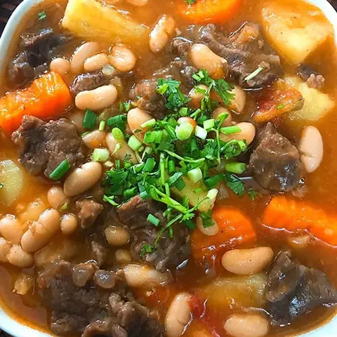 Thịt Bò Nấu Đậu Hà Lan: Công Thức Hoàn Hảo Cho Bữa Cơm Gia Đình