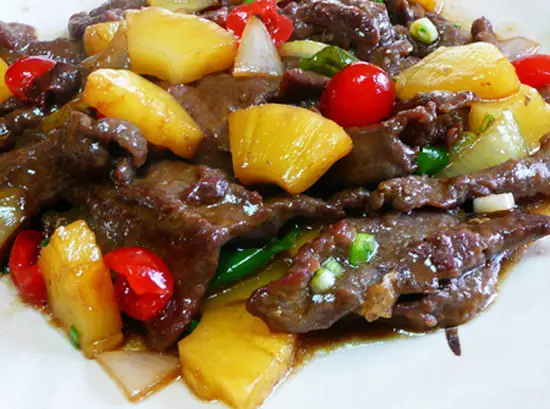 Thịt Bò Xào Cần Tây Dứa: Công Thức Chuẩn Vị, Giữ Nguyên Dinh Dưỡng Cho Bữa Cơm Gia Đình