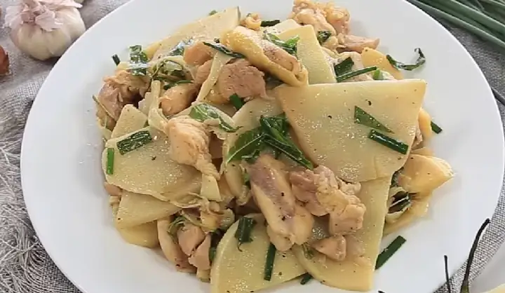 Cách Làm Thịt Gà Xào Măng Chua Ngon Chuẩn Vị Miền Tây