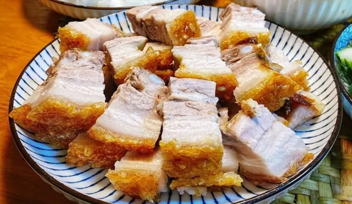 Cách Làm Thịt Heo Quay Áp Chảo Giòn Rụm, Thơm Ngon Như Ngoài Hàng