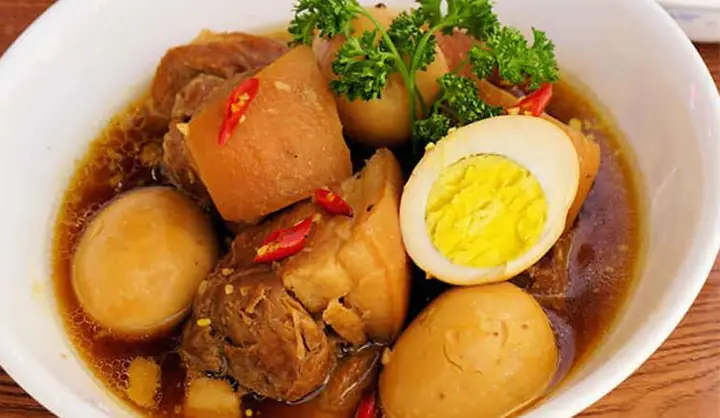 Thịt Kho Nước Dừa Ngày Tết: Công Thức Nấu Đậm Đà, Bắt Miệng Truyền Thống