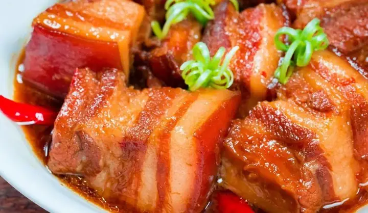 Thịt Kho Tiêu Ăn Với Rau Gì? 10+ Gợi Ý Kết Hợp Hoàn Hảo Cho Bữa Cơm Gia Đình