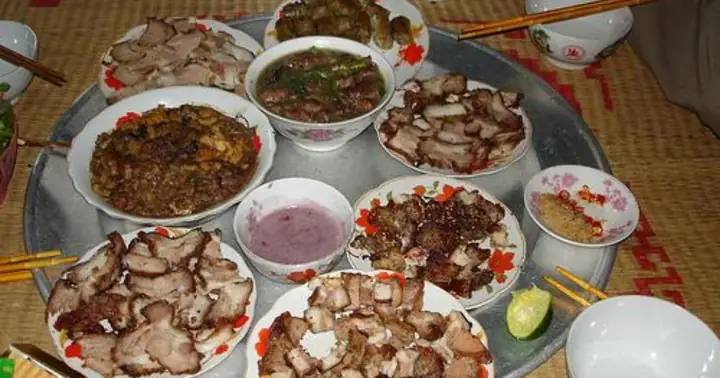 Thịt Mèo Nấu Rựa Mận: Hương Vị Đặc Trưng Của Ẩm Thực Miền Tây Bắc