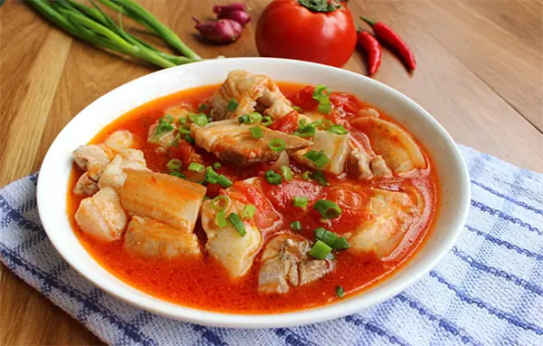 Thịt Nấu Với Cà Chua: Các Biến Tấu Món Ngon Từ Nguyên Liệu Quen Thuộc