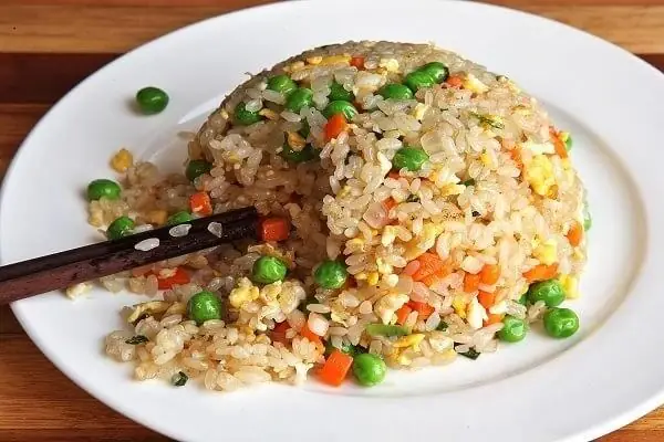 Thuyết Minh Về Cơm Chiên Dương Châu: Nguồn Gốc, Ý Nghĩa Và Cách Chế Biến Chuẩn Vị