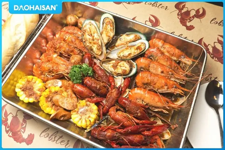 Review Tôm Hùm Đất Sốt Cajun: Nên Mua Loại Nào, Ở Đâu?
