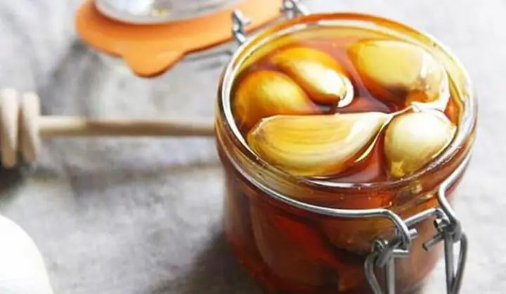 Tỷ Lệ Ngâm Tỏi Mật Ong Chuẩn Nhất Và Những Lợi Ích Bất Ngờ Cho Sức Khỏe