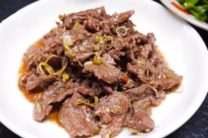 Cách Ướp Thịt Bò Xào Mềm Ngon Chuẩn Vị Nhà Hàng