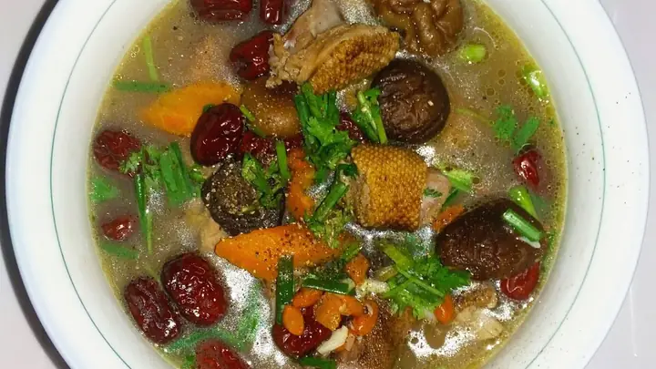 Vịt Hầm Hạt Sen Táo Đỏ: Công Thức Nấu Ngon Bổ Dưỡng Cho Mọi Gia Đình
