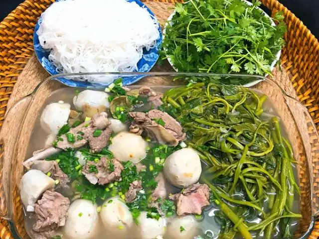 Vịt Om Sấu Rau Rút: Công Thức Bí Truyền Cho Nồi Canh Chua Chuẩn Vị Miền Tây