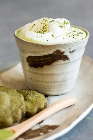 Green Tea Latte Là Gì? Khám Phá Thành Phần, Công Thức Và Lợi Ích Sức Khỏe Green Tea Latte Là Gì? Khám Phá Thành Phần, Công Thức Và Lợi Ích Sức Khỏe