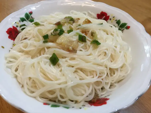 Món Ăn Dân Dã Ngon Miệng: Tìm Hiểu Về Dầu Mỡ Heo Quay & Món Noodle Trộn Độc Đáo Món Ăn Dân Dã Ngon Miệng: Tìm Hiểu Về Dầu Mỡ Heo Quay & Món Noodle Trộn Độc Đáo