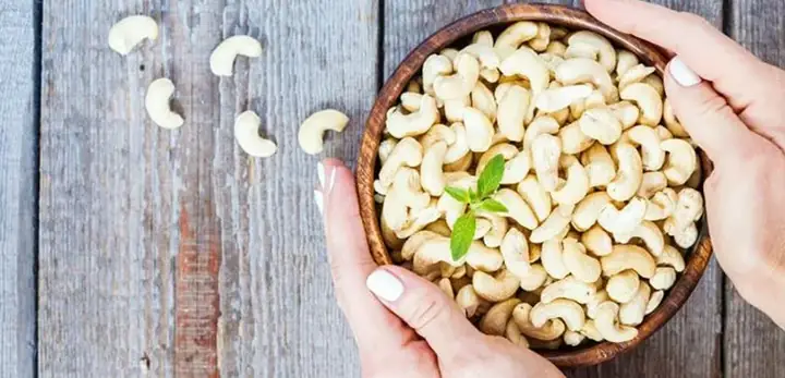 Cách Nấu Chè Hạt Điều Đậu Xanh: Công Thức Chuẩn Vị Bùi Ngậy
