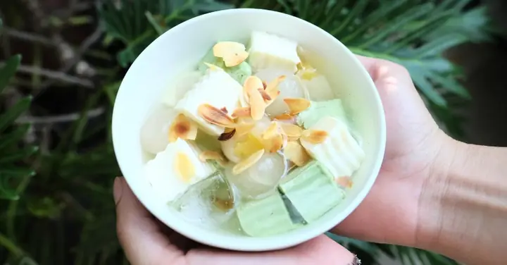 Hướng Dẫn Chi Tiết Cách Nấu Chè Khúc Bạch Bằng Lá Gelatin Tại Nhà