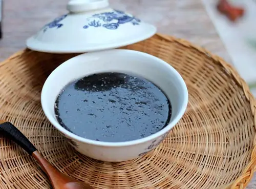 Hướng Dẫn Chi Tiết Cách Nấu Chè Mè Đen Bột Năng Ngon Chuẩn