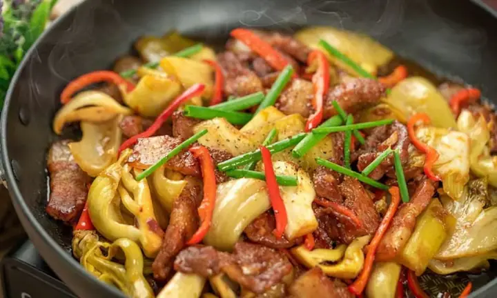 Ba Chỉ Xào Dưa Chua: Hướng Dẫn Chi Tiết Từng Bước