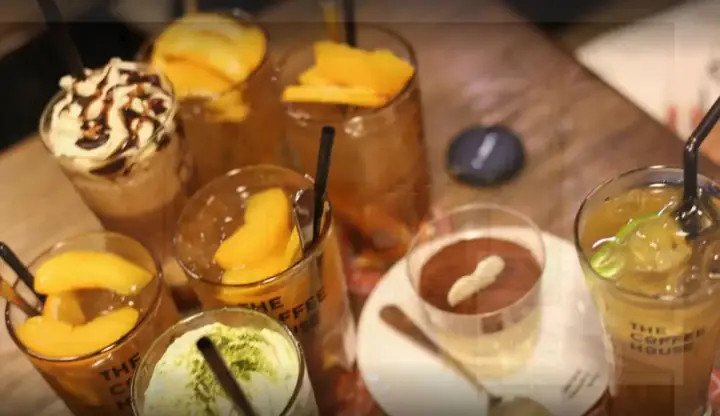 Bảng so sánh nhanh các lựa chọn cafe trên đường Cao Thắng, trong đó có The Coffee House