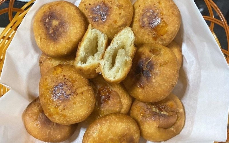 Bánh bột mì rán nhân đường đã hoàn thành