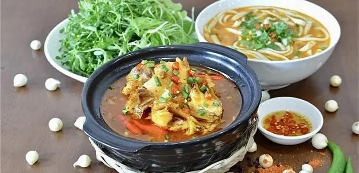 Bánh Canh Cá Lóc Nồi Đất Nấu Như Thế Nào?