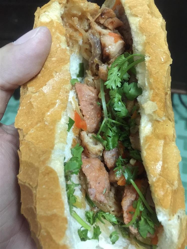 Bánh mì Âm Phủ với các loại nhân đặc trưng miền Tây