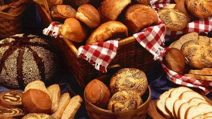 Bánh Mì Cho Người Giảm Cân: Lựa Chọn Thông Minh & Cách Ăn Đúng