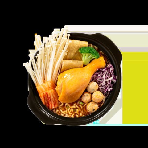 Bánh mì gà An An Trần Hưng Đạo với thịt gà xé đậm đà