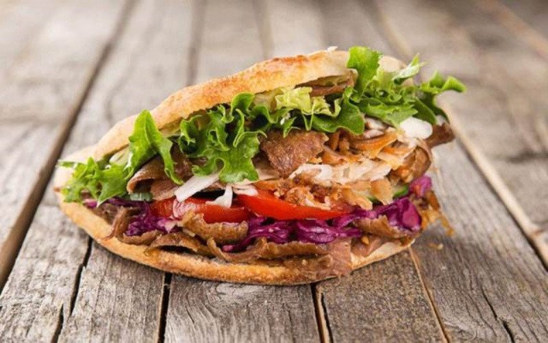 Bánh mì Kebab Thanh Phong với thịt nướng thơm lừng