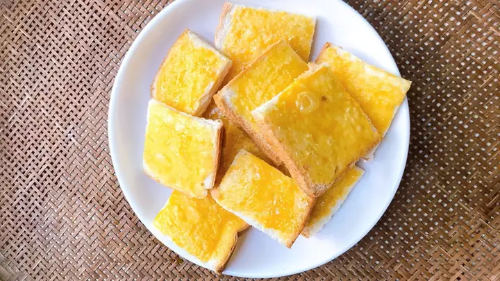 Hướng Dẫn Chi Tiết Cách Làm Bánh Mì Nhúng Trứng Chiên