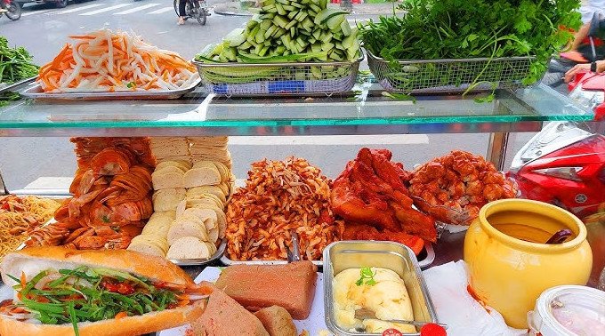 Bánh mì Tứ Hải Pleiku với hương vị thịt rim đặc trưng