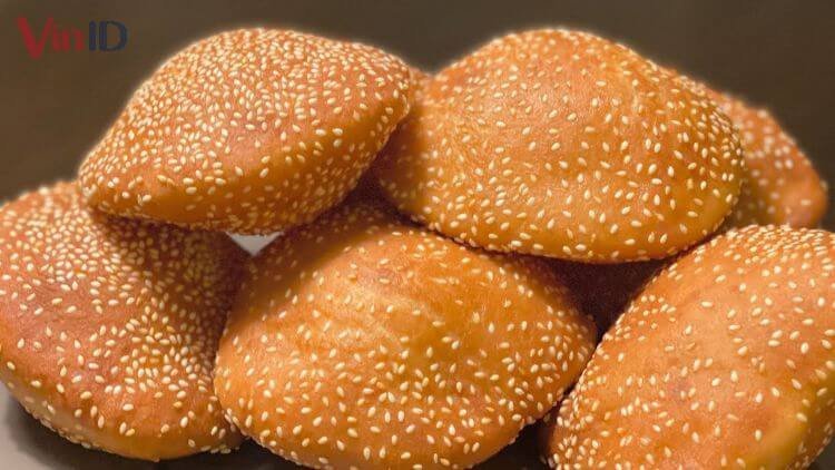 Bánh tiêu sữa ngọt ngào, món ăn vặt yêu thích