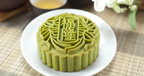 Đánh Giá Bánh Trung Thu Matcha: Thử Thách Vị Giác Độc Đáo Hay Chỉ Xu Hướng?