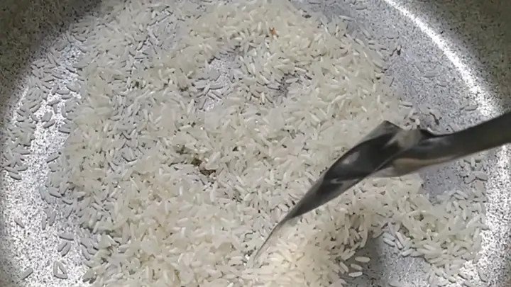 Bí quyết khử mùi tanh và tăng hương vị cho cháo cá rô phi