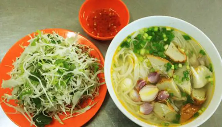 Bún Cá Cam Là Gì? Hướng Dẫn Nấu Ăn & Top Quán Ngon Tại Đà Nẵng
